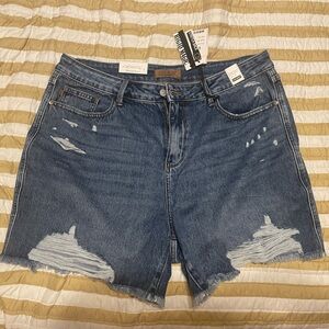 NWT 2XL Judy Blue High Waisted Frayed rigid front Jean shorts